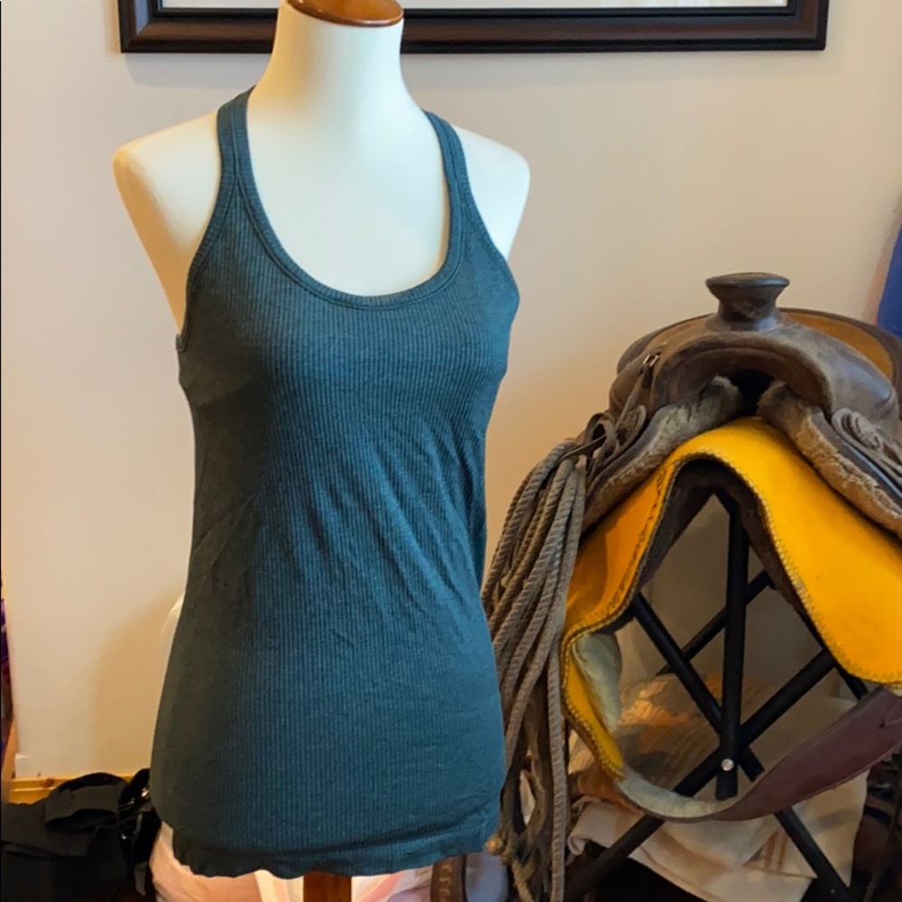 Lululemon tank